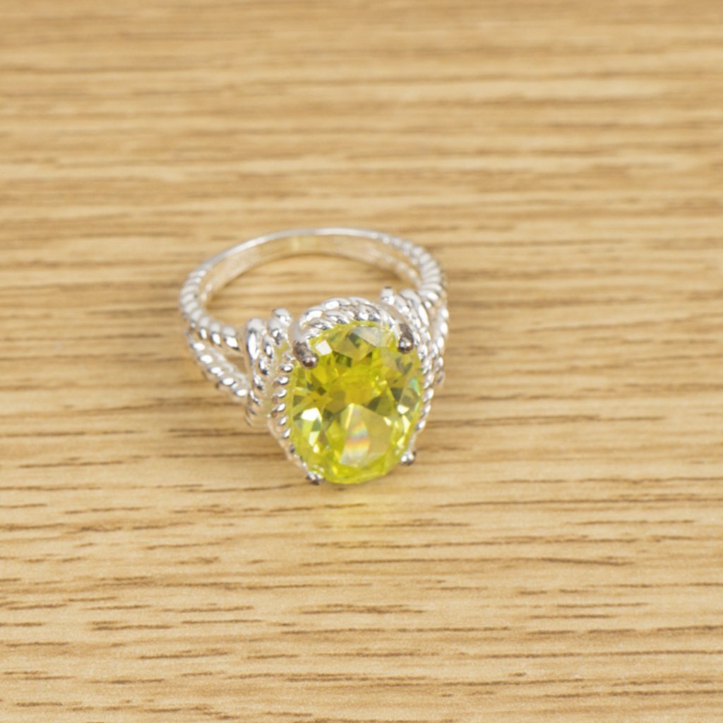 Nvc Silver Tone With Green Stone Ring - Size 7